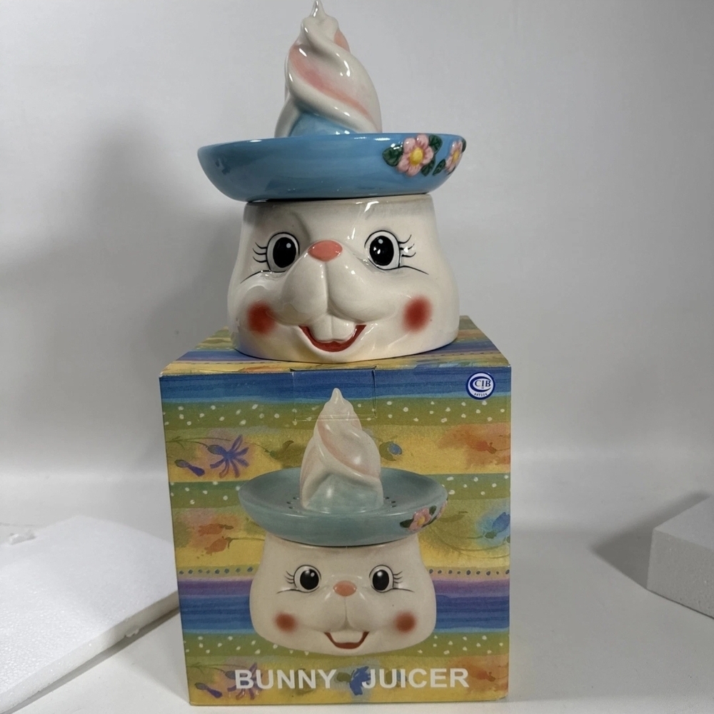 Bunny Juicer Pastel Ceramic Cracker Barrel, Collectible Vase/cookie Jar